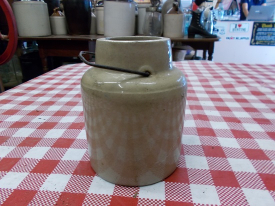 CROCK W/ HANDLE