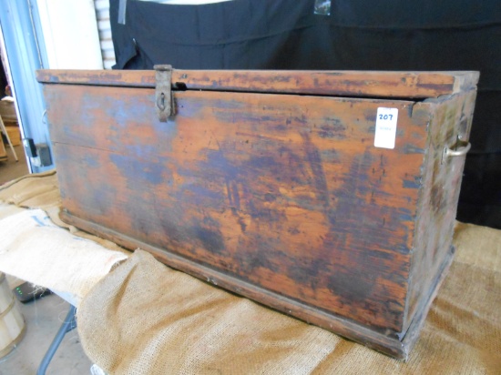 ANTIQUE WOODEN TRUNK