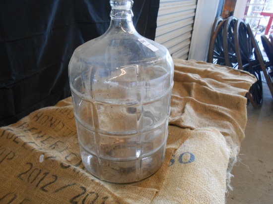GLASS JUG