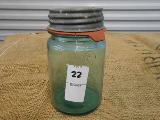 ANTIQUE GREEN PINT MASON JAR W/ ZINC LID