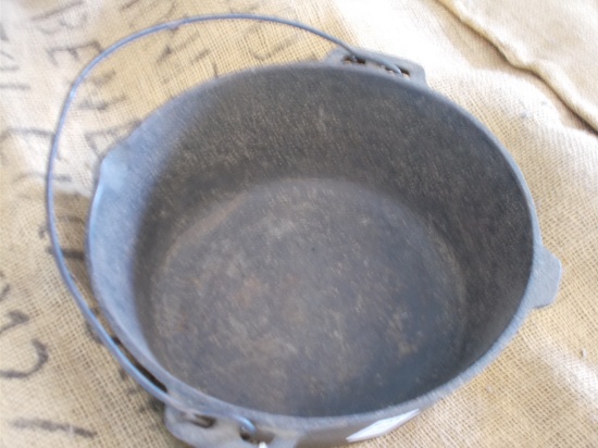 CAST IRON BEAN POT NO LID