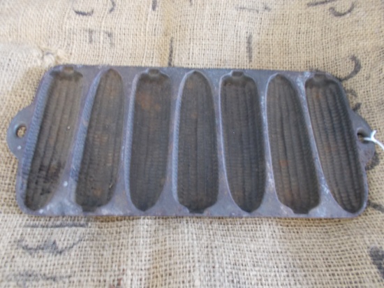 CAST IRON CORN BREAD PAN