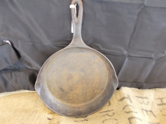 #8 CAST IRON PAN