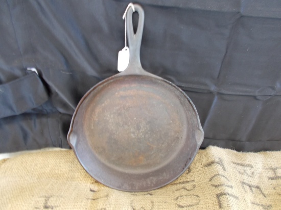 #7 CAST IRON PAN