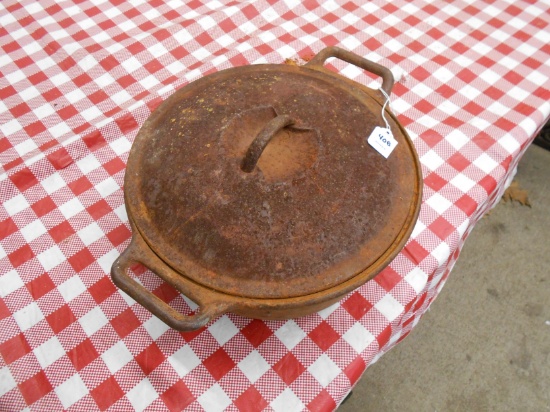 FLATBOTTOM CAST IRON DUTCH OVEN W/ LID
