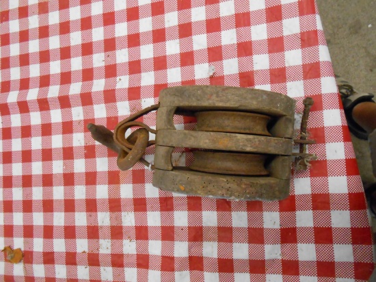 ANTIQUE PULLEY