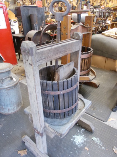 APPLE PRESS