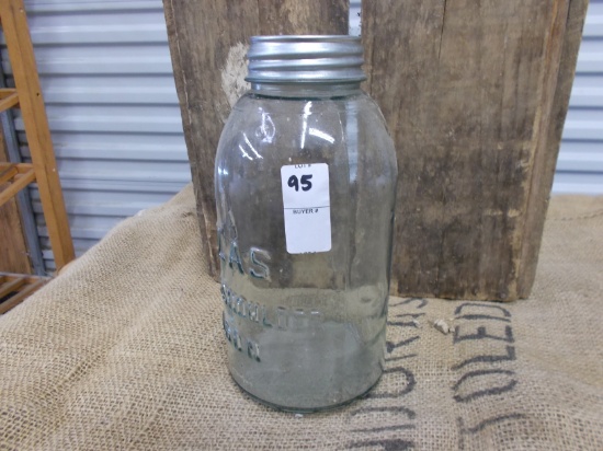 ATLAS STRONG SHOULDER 1/2 GALLON JAR W/ LID