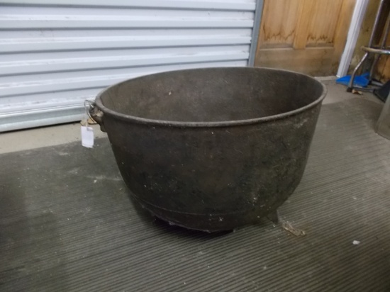 CAST IRON LARD POT #20