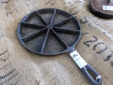 CAST IRON CORN BREAD PAN