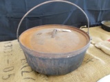 THREE LEGGED #12 CAST IRON DUTCH OVEN
