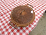 FLATBOTTOM CAST IRON DUTCH OVEN W/ LID