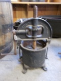 SMALL JUICER