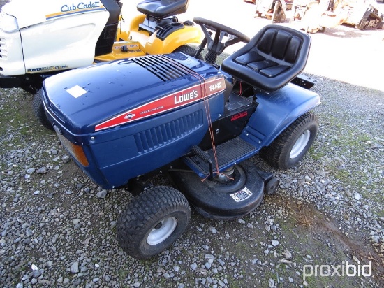 LOWE'S RIDING MOWER 42" DECK, BRIGGS & STRATTON ENGINE, TAG #3045