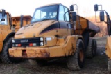 CAT 730 ARTICULATED DUMP TRUCK TAILGATE, S/N CAT00730CB1M00525, SHOWING 13520 HOURS,