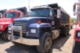 1997 MACK RD6885 TANDEM AXLE DUMP TRUCK MACK ENGINE, 8LL TRANS, 649,580 MILES, *TITLE* VIN # IMZP267