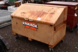 KNAACK TOOL BOX WITH ANGLE LID TAG # 4329