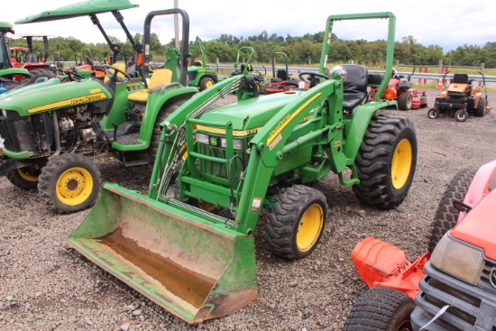 JOHN DEERE 790 4WD TRACTOR W/ LOADER 3PT HITCH, PTO, ROLLBAR, SHOWING 449 HRS, S/N # LV0790G895794,