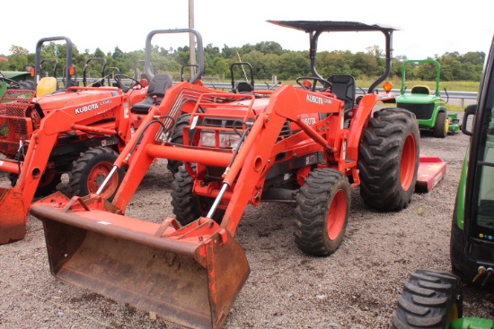 KUBOTA L4200 4WD TRACTOR W/ LOADER CANOPY TOP, 3PT HITCH, PTO, SHOWING 1172 HRS, S/N# UNAVALILABLE,