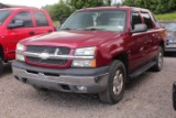2004 CHEVROLET AVALANCHE 4WD PICKUP TRUCK 4 DOOR, AUTO TRANS, V8 ENG, POWER DOORS AND WINDOWS, SHOWI