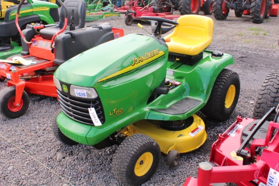 JOHN DEERE LT 150 LAWN TRACTOR