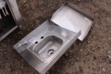 STAINLESS STEEL WALL SINK