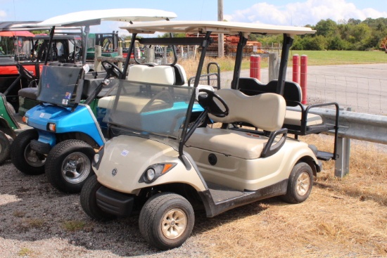 YAMAHA 4 SEATER ELECTRIC GOLF CART W/ CHARGER