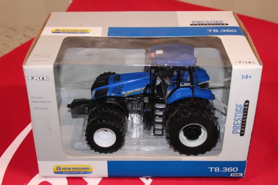 NEW HOLLAND T8.360 TOY TRACTOR
