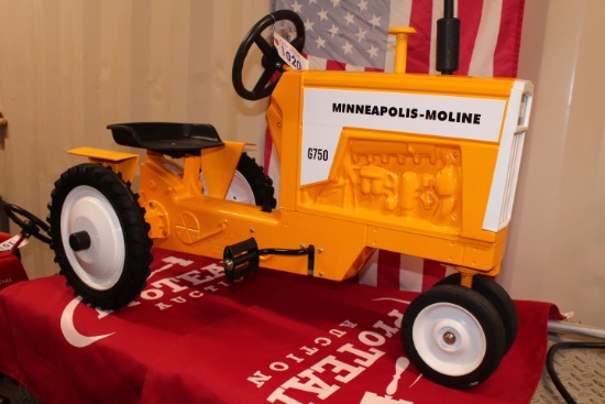 MINNEAPOLIS MOLINE G750 PEDAL TRACTOR