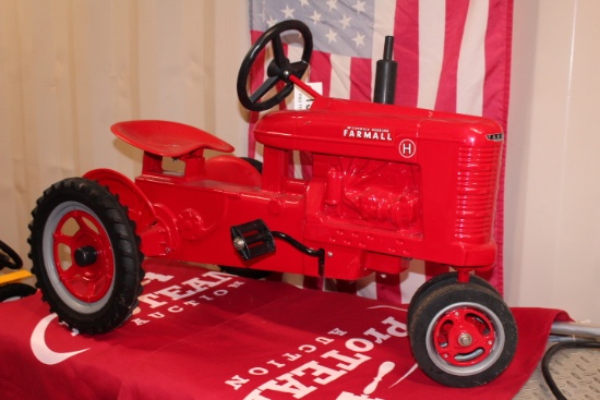 FARMALL H PEDAL TRACTOR