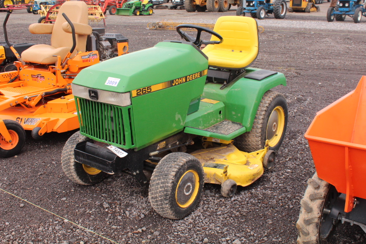 JOHN DEERE 265 RIDING MOWER 48