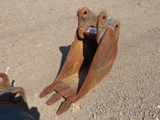 12" EXCAVATOR BUCKET