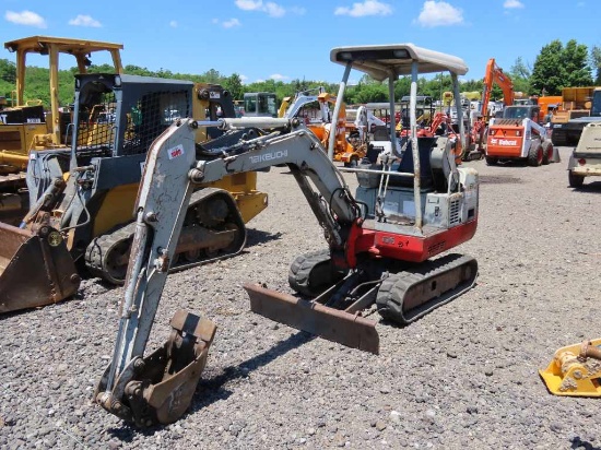 TAKEUCHI TB016 EXCAVATOR