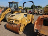 CAT CB34 SMOOTH DRUM ROLLER