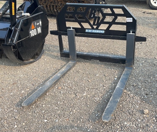 UNUSED BLUE DIAMOND 48" SKID STEER PALLET FORKS