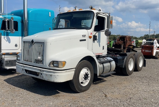 2000 INTERNATIONAL 9100i TANDEM AXLE ROAD TRACTOR