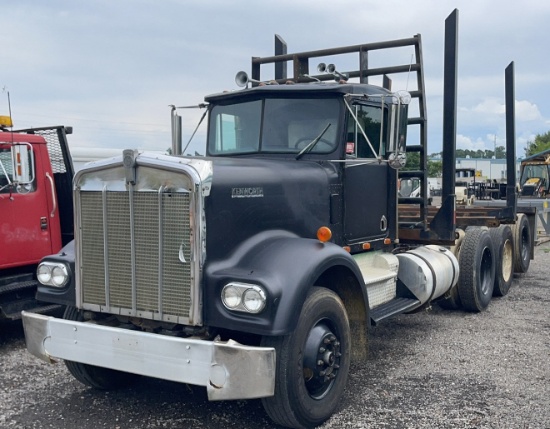 1981 KENWORTH W900 TRI-AXLE LOG TRUCK