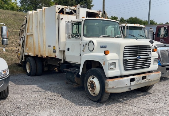 FORD L8000 TRASH TRUCK