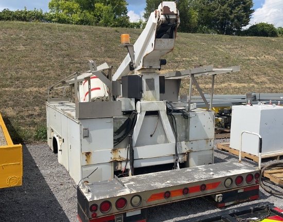 ALTEC A-A28D BOOM UTILITY SERVICE BED