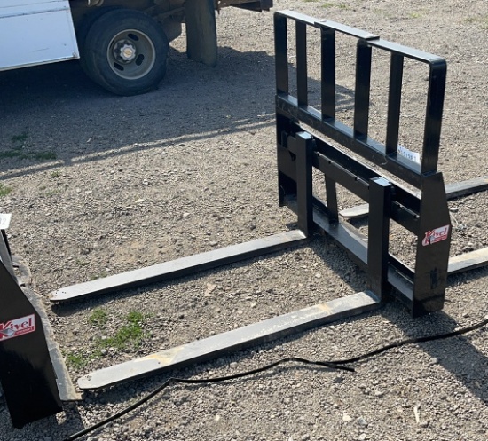 UNUSED KIVEL 48" SKID STEER FORKS