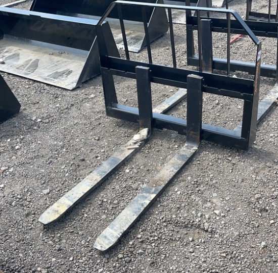 UNUSED TOMAHAWK 42" SKID STEER FORKS