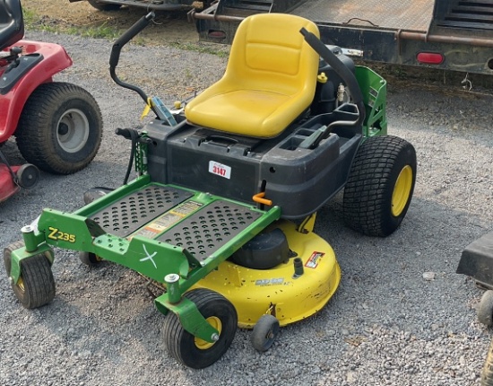 JOHN DEERE Z235 ZERO TURN LAWN MOWER