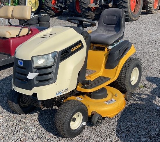 CUB CADET LTX 1046 RIDING MOWER