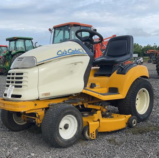 CUB CADET RIDING LAWN MOWER