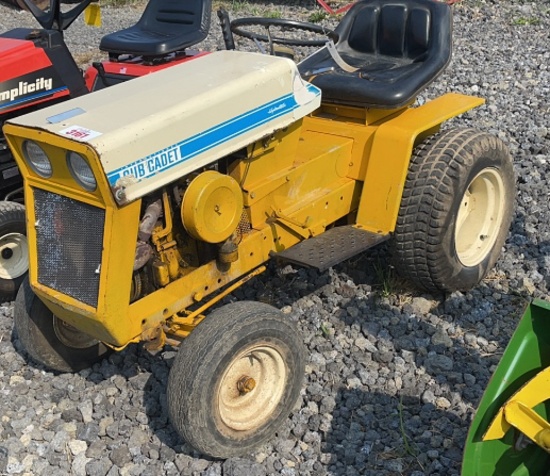 INTERNATIONAL CUB 125 LAWN TRACTOR