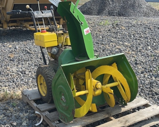 JOHN DEERE 826 GASOLINE SNOW BLOWER