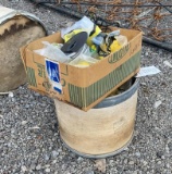 BUCKET OF FIBERGLASS FENCE POST/ROD INSULATORS