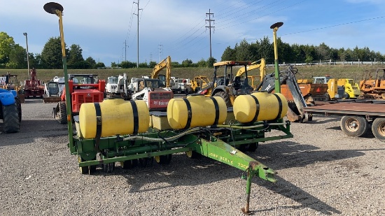 JOHN DEERE 7000 CORN PLANTER