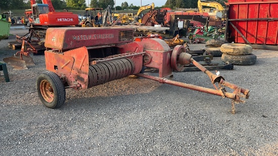 MASSEY FERGUSON 10 SQUARE BALER