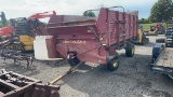 NEW HOLLAND CROP-CARRIER 8 SILAGE WAGON